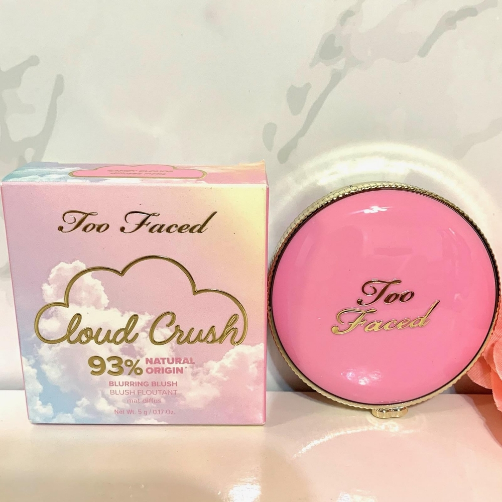 Too Faced Cloud Crush Blurring Blush in CANDY CLOUDS NWT